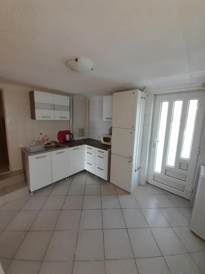 Apartament Napsugar Vendeghaz Tiszaújváros Zewnętrze zdjęcie