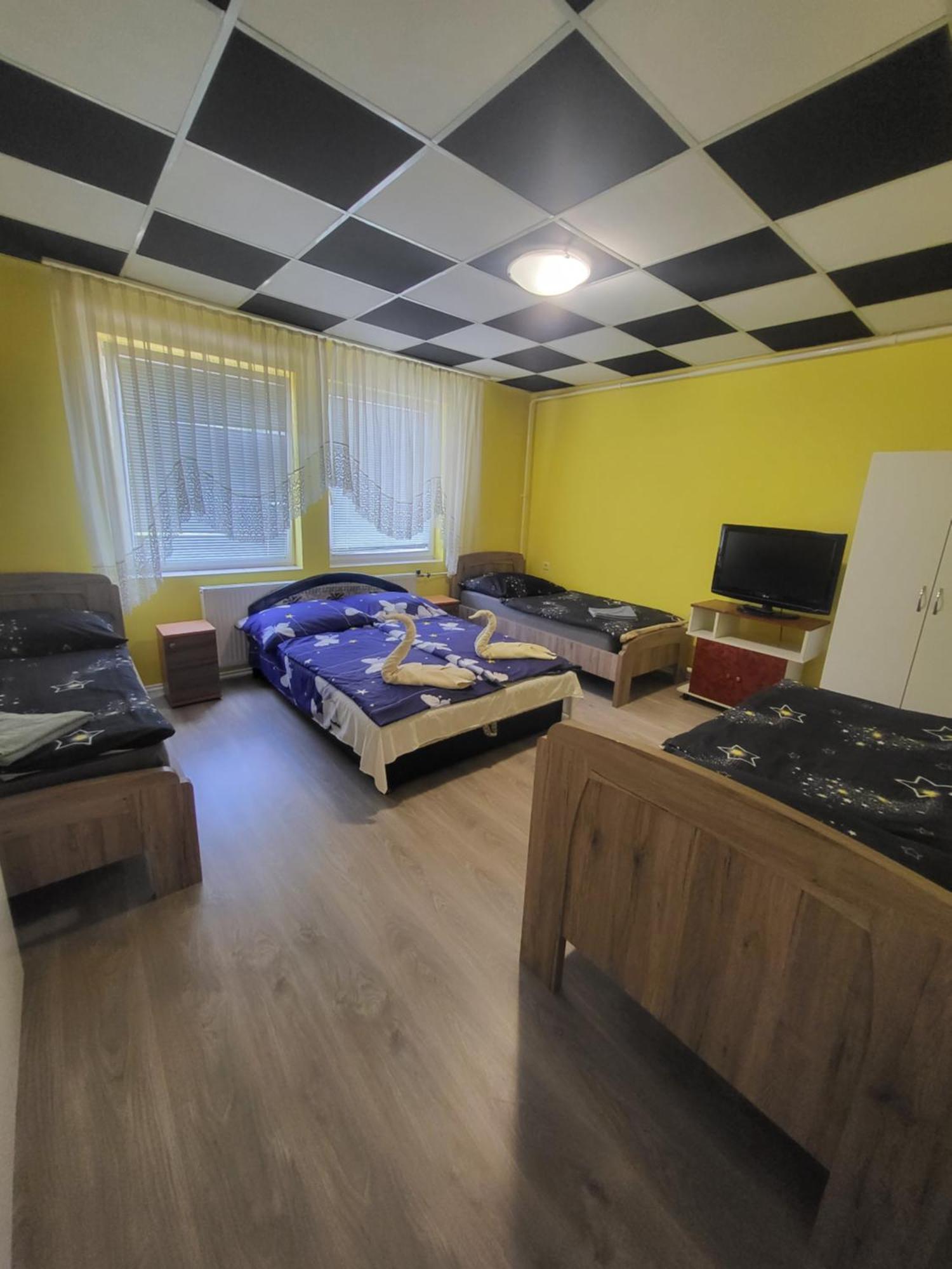 Apartament Napsugar Vendeghaz Tiszaújváros Zewnętrze zdjęcie